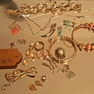 VINTAGE TO NOW JEWELLERY LOT